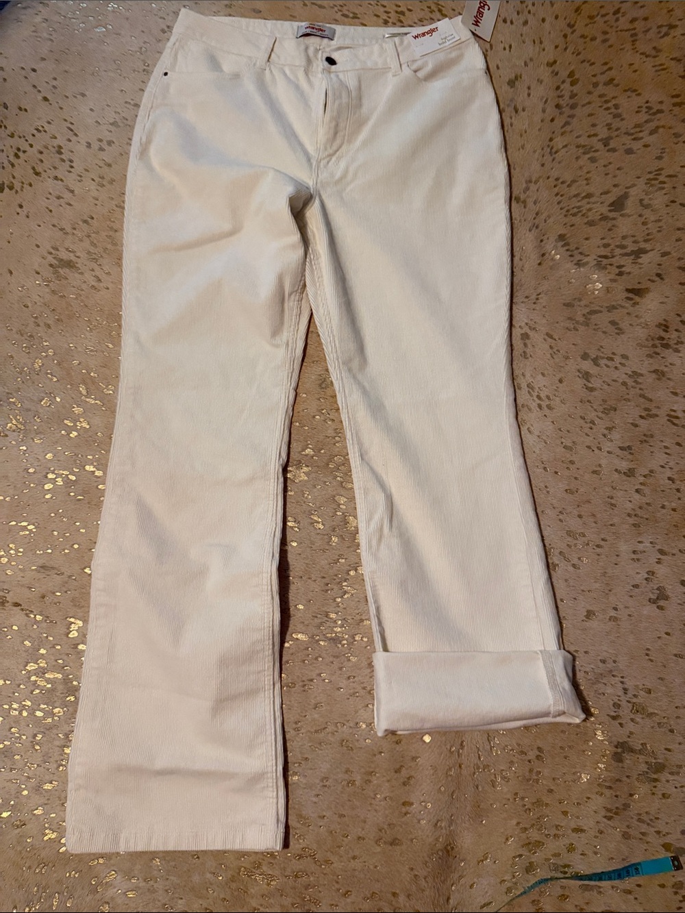 Wrangler Women's White Corduroy high rise bold boot Jeans NWT